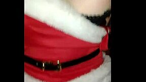 Hej, hoćeš da vidiš kako jebem ženu Deda Mraza sa vrućim krempajem?