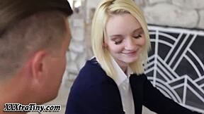 Φίλος Ονειρεύεται Έντονο Doggy Style σε Καλσόν!