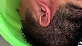 杭州のリンウェイがフェムドムBDSMセッションで足洗い儀式を強要