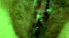 아시아 아내 세손가락 박음질로 깊은 쾌감