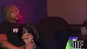 Jag kan inte tro att jag knullade Suzy på karaokebaren ikväll