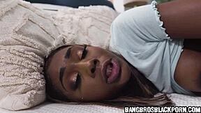 काला स्टेपडैड अब रुक नहीं सकता! डेम, यह इंटेंस है!