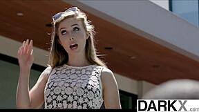 Дръзка русокоса стажантка Lena Paul силно чукана от BBC шеф в DarkX