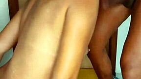 Ali je ta BDSM predrzen zanjo analno poniževanje s curjkom sperme