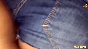 Ed Junior和Carol Corrales在狂野牛仔裤动作中