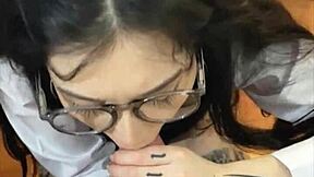 Mahasiswi Panas Ngejil Kontol Profesor dalam POV