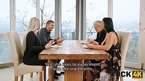 Приятел поема контрола в кукувица сцена, докато съпругът гледа безпомощно. Чешка двойка изследва диви желания с големи цици на показ.