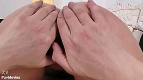 Suihkutus-kuningatar Valeria Fuentes saa kaikki reiät venytetyksi kovasti