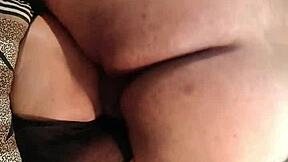 Vrei să vezi baba indiană ejaculând în gura mea în 69?