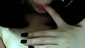 Cewek Korea Panas Nunjukin Tetek Besar di Sesi Webcam Live