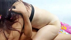 Můj manžel nezvládne svatební noc, přivede někoho, aby mi pomohl uvolnit se