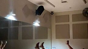 Noen ser på meg lære å twerke min sexy rumpe for første gang