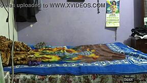 Jeg spionerte på min juksende kone bøyd over