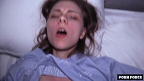 Wow, remaja 18 tahun ini mainan seks patuh aku yang sempurna!