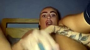 yo check this thick emo slut fingering her tight asshole 😈