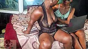 Seducing big booty midget stepsis with steamy lesbian porn clips