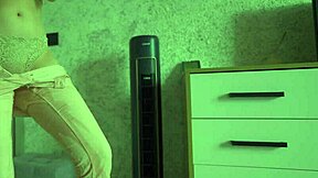 i desperately pee my tight jeans now