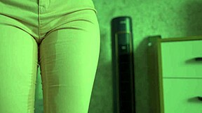 i desperately pee my tight jeans now