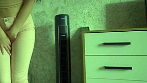 i desperately pee my tight jeans now