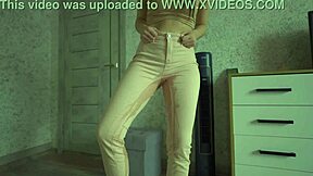 i desperately pee my tight jeans now