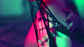 jerk off to my pretty small barefoot feet while i suck and lick them teasingly!