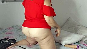 Vivi Guedez Spreads and Fucks Her Best Friend's Round Ass