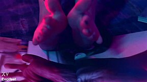 jerk off to my pretty small barefoot feet while i suck and lick them teasingly!