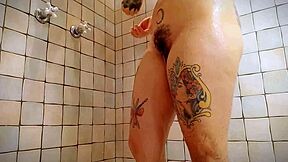 watch me shave my huge pussy giantess careful water