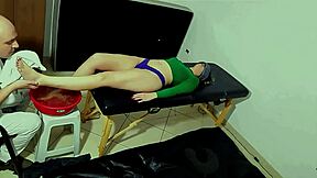 He Sucks Masseuse Feet After Bath Massage and Cums on Toes!