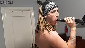 bodybuilder breaks huge ass with monster dildos deep