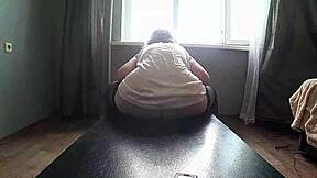 you know that chubby milf with those huge saggy natural tits backstage playing with her toys?