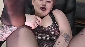 chubby slut in see-through bra shakes big ass while dildo squirting orgasms hit