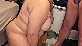 wife 😍 loves getting pissed on by hubby golden shower milf fun!!