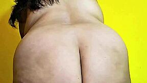watch the jiggling cellulite ripple on this fat bbw ass in slow motion