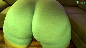 big booty teen shakes huge ass close-up in tight yoga shorts