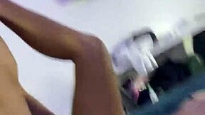 quer ver a ninfeta sozinha no motel levando empurrão do meu pau torto pov?