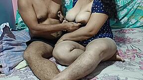Homemade clip features Indian desi bhabi
