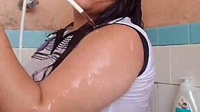 ele ama ver meu braço molhado... parte 2, ughh so hot