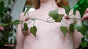 i tease my ivy plants during solo playtime