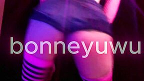 bonneyuwu shakes petite argentinian ass in sexy twerk dance