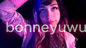 bonneyuwu shakes petite argentinian ass in sexy twerk dance