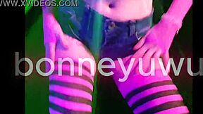 bonneyuwu shakes petite argentinian ass in sexy twerk dance