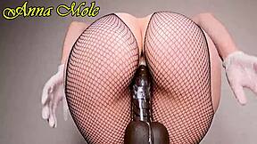 juicy pawg pussy grips dildo in slow creamy ride