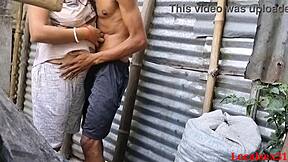 Friend pounds wife deep outdoors localsex31 style