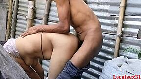 Friend pounds wife deep outdoors localsex31 style