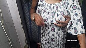 Indian desi aunty enjoys passionate sex