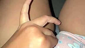 Alguien puede darme unos deditos porfavor