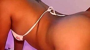 Gatita morena gets fucked deliciously outdoors