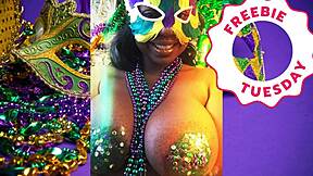 porn star jessica grabbit flashes at mardi gras