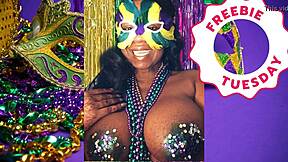 porn star jessica grabbit flashes at mardi gras